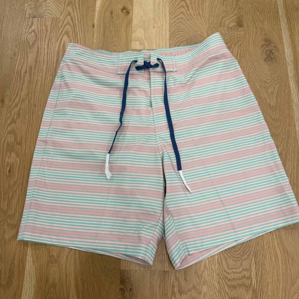 NWT Southern Tide Men’s Medium Swim Trunks